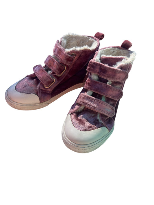 104 - Cat & Jack Velour high tops sz 11 VGUC