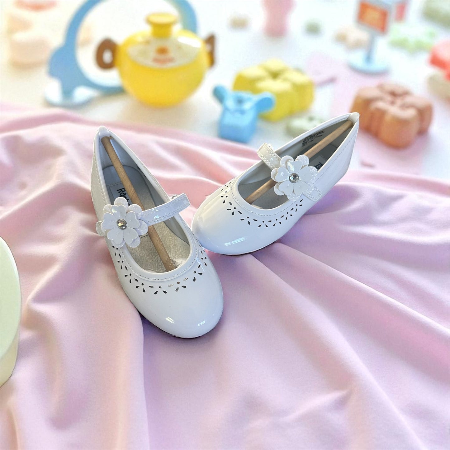 #77 New In Box Velcro Patent Leather Flats, Girls Size 3