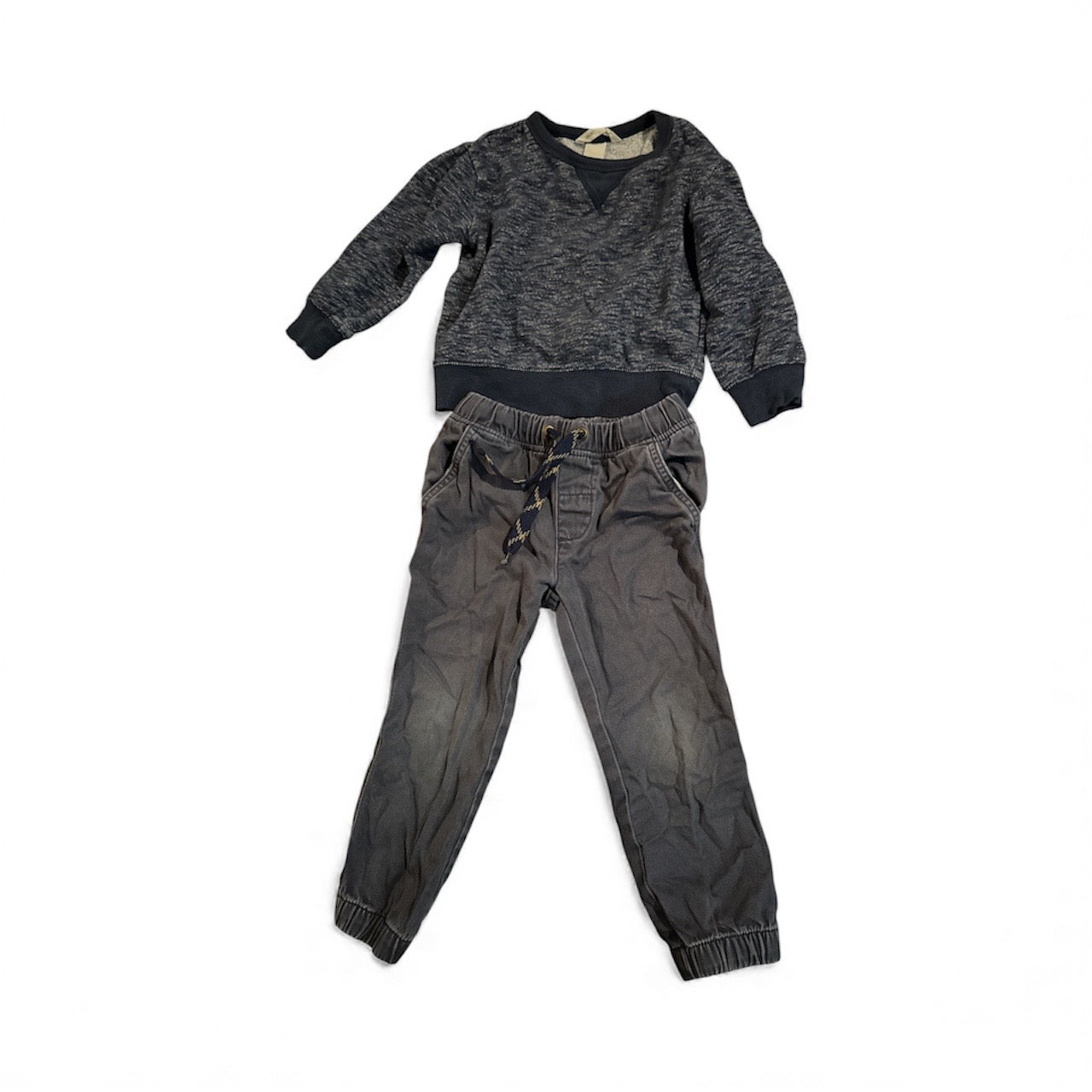 #28 REDUCED Boys H&M Carters Sweatshirt and Pants Outfit Size 3
