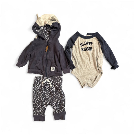 #28 REDUCED Mac & Moon / OshKosh Sweatsuit Outfit Bundle Size 6M