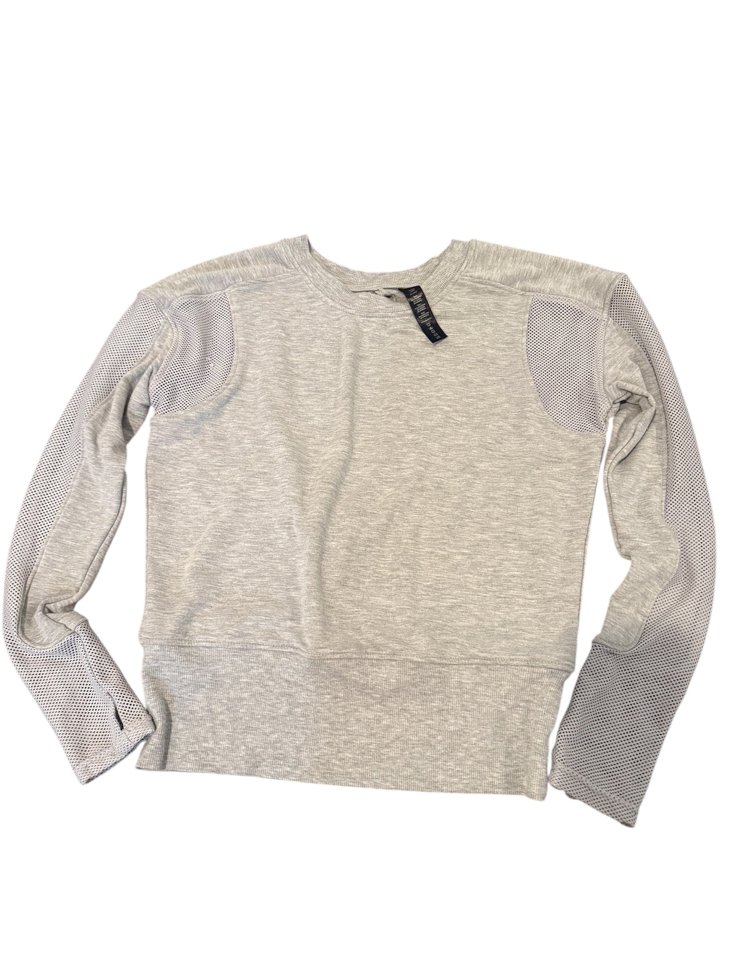 208 women’s size medium shirt