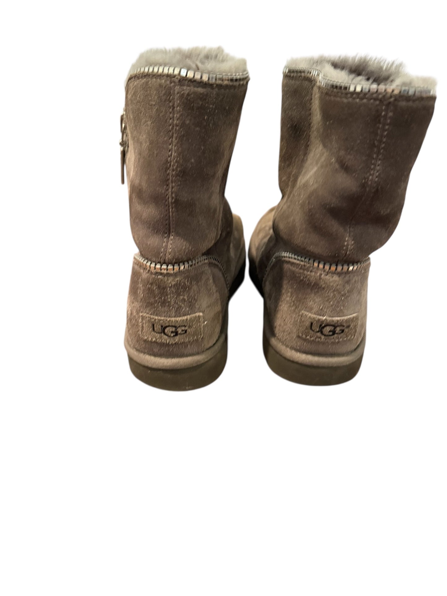 208 girls uggs size 3 - REDUCED