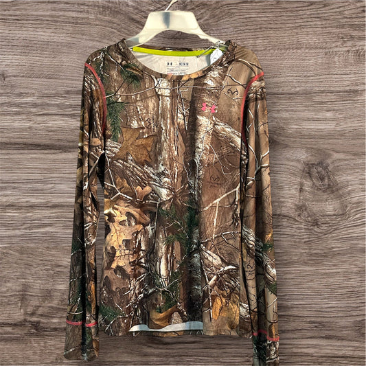 #169 Women’s Medium Under Armour Camo Shirt
