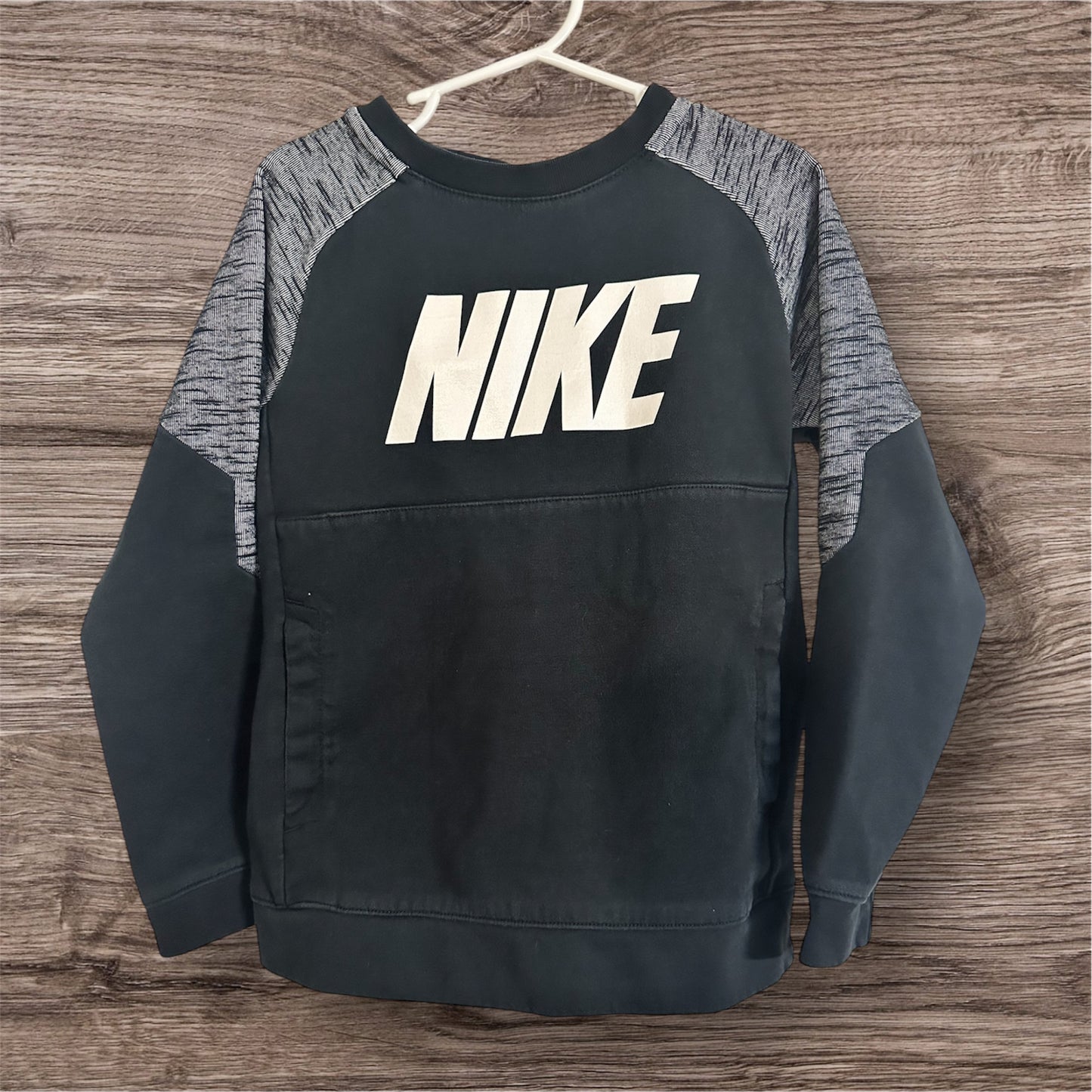 #169 Girl's Size 6 Nike Crewneck