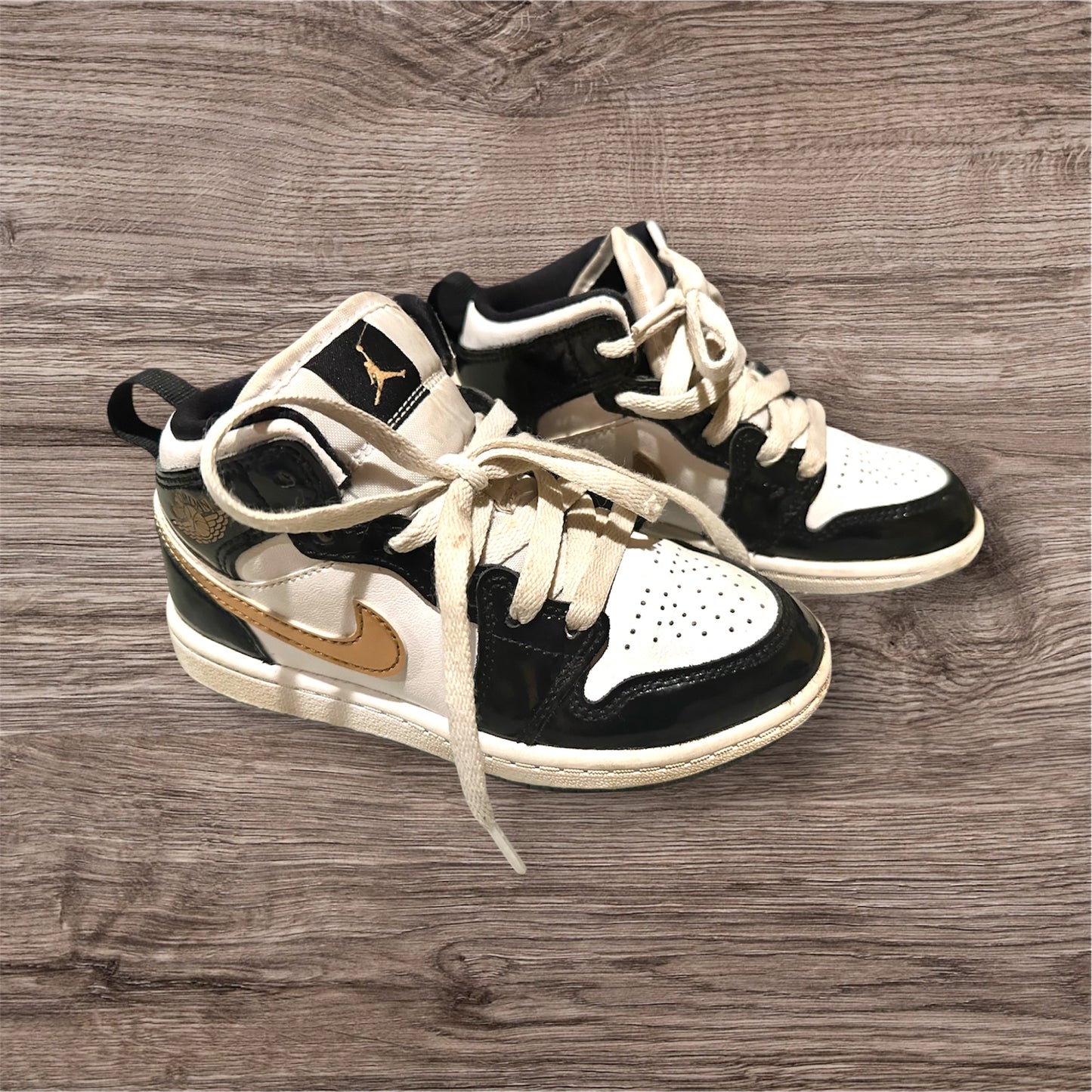 #169 Boy's Size 12 Nike Jordan’s