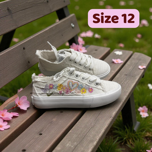 #77 New In Box Blowfish Malibu Kids Shoes, Girls Size 12