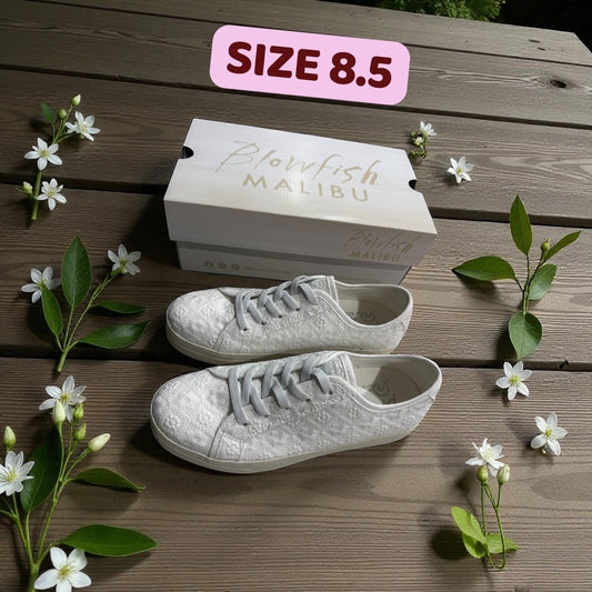 #77 New in Box Blowfish White Lace Slip-Ons, Women’s 8.5