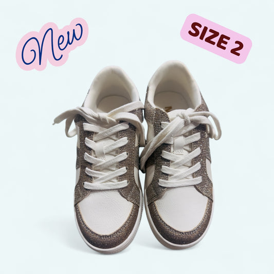 #77 New In Box Mia Girl Platform Shoes, Size 2 (Pair 2)