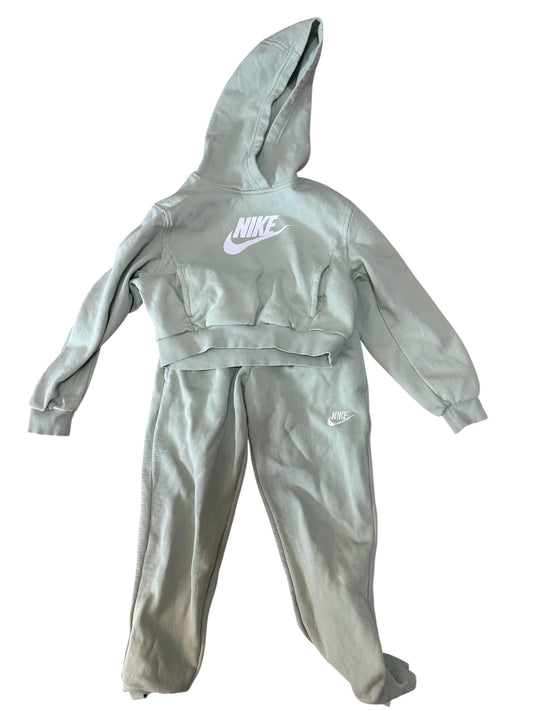 55 - Nike girls sz small sweatsuit