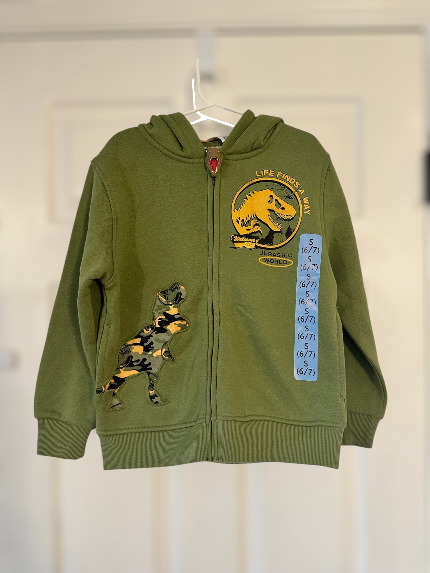 #169 Boy's Small (6/7) Jurassic Park Jacket- NWT
