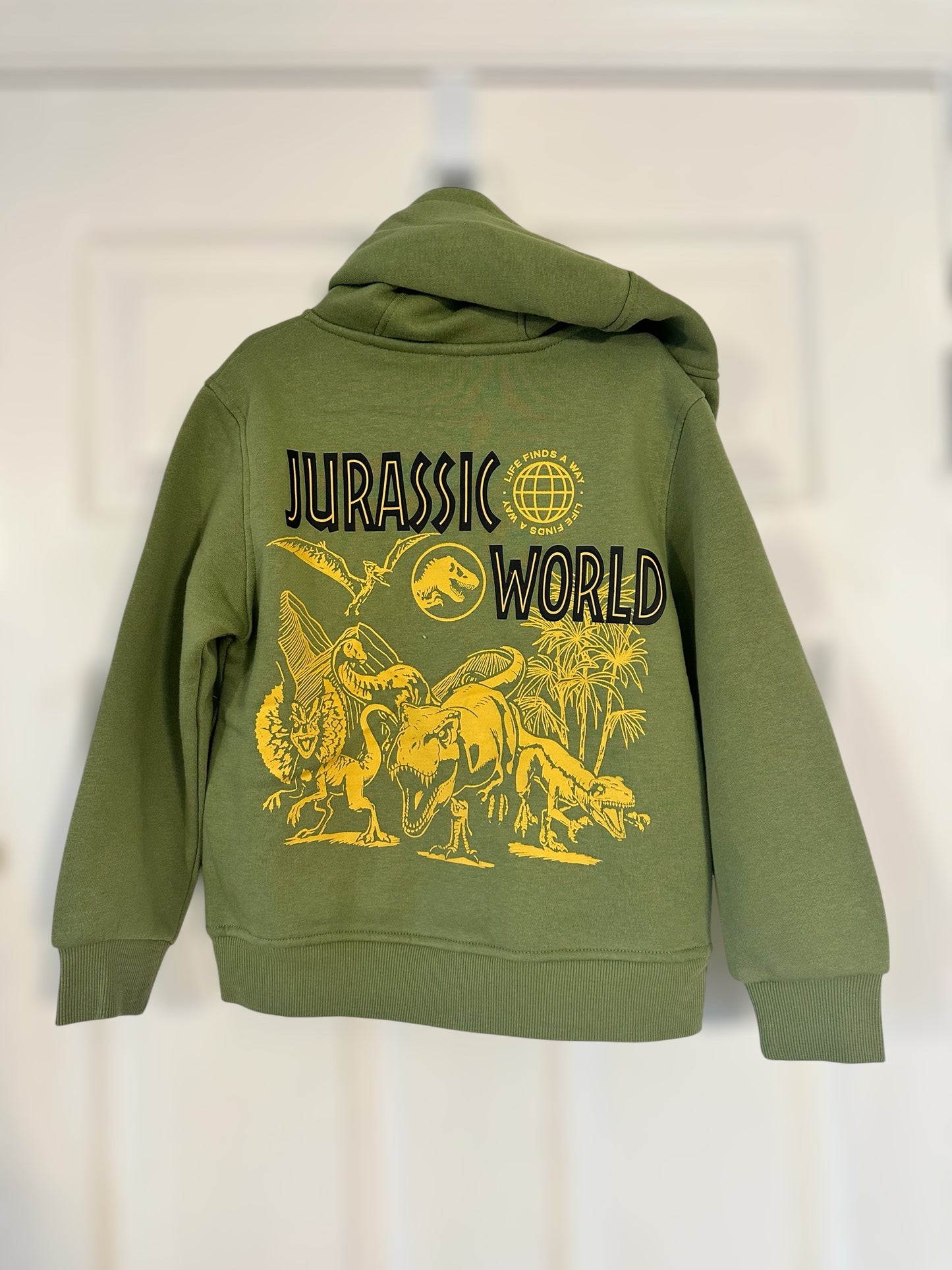 #169 Boy's Small (6/7) Jurassic Park Jacket- NWT