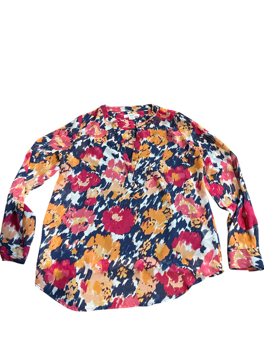 114 women’s size small top with lining cami