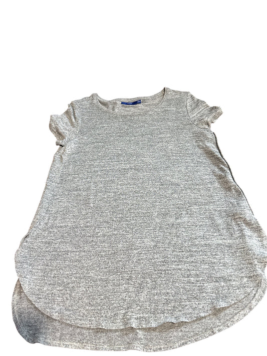 114 women’s size small shirt