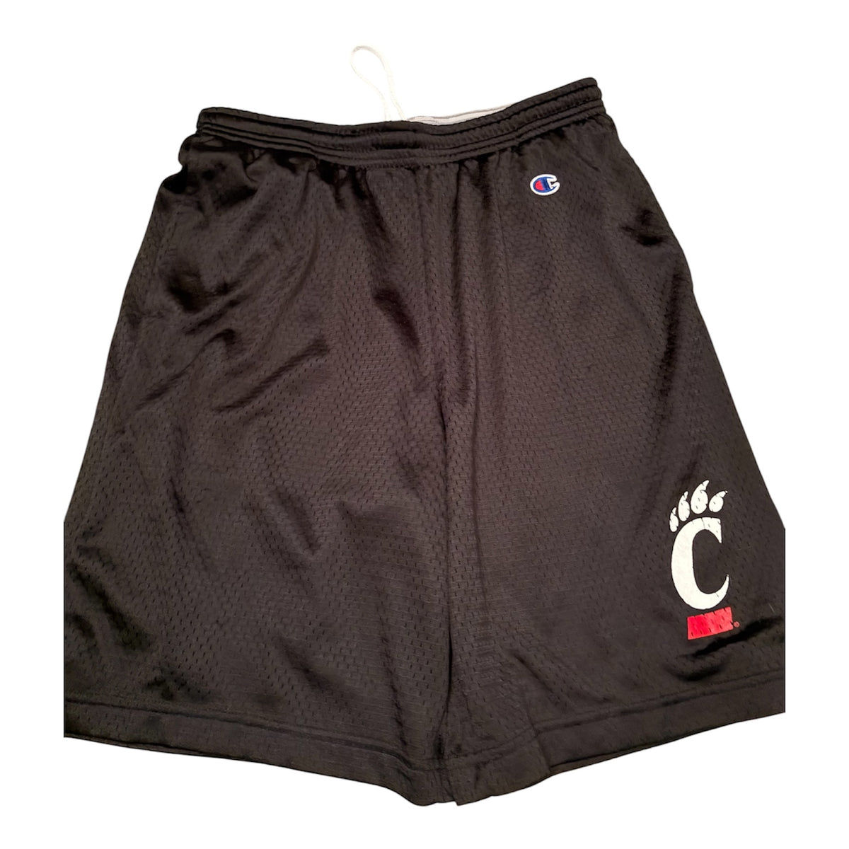 77 -  UC Mens Shorts sz Medium