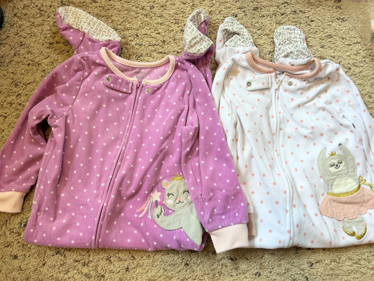 Seller 120, VGUC, 2T fleece Sleepers