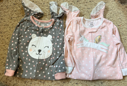 Seller 120, VGUC, 2T fleece Sleepers