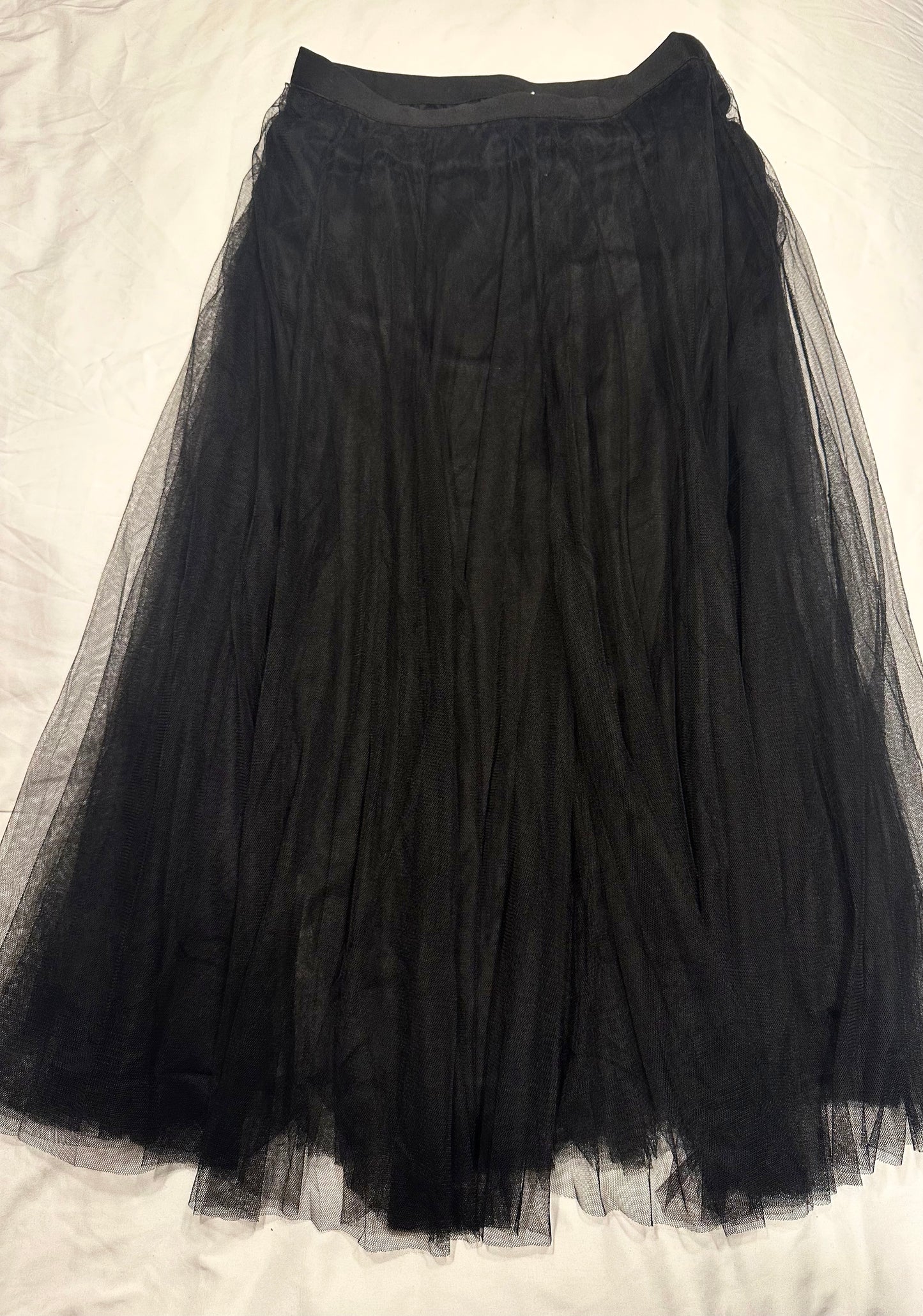 NWOT Women’s Black Tulle Skirt- size L/XL