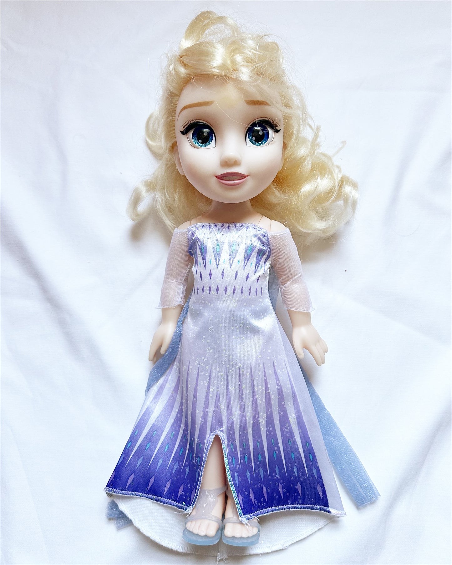 Disney frozen 2 Elsa doll 14 inch tall