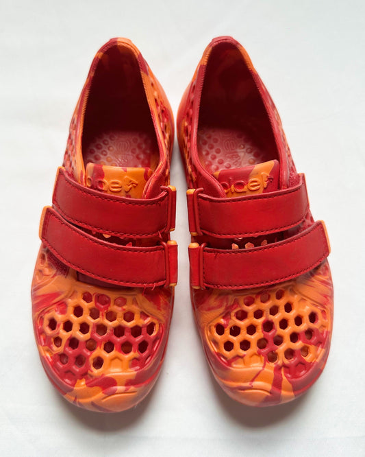 #56 Plae red orange water shoes girls boys 12