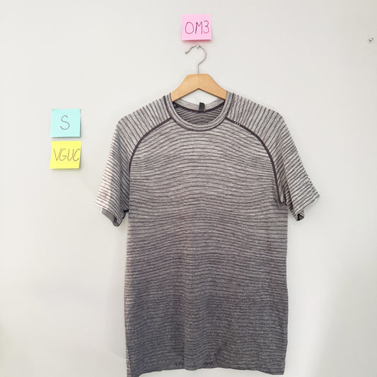 Seller 196 Men’s Lululemon Metal vent tech top S
