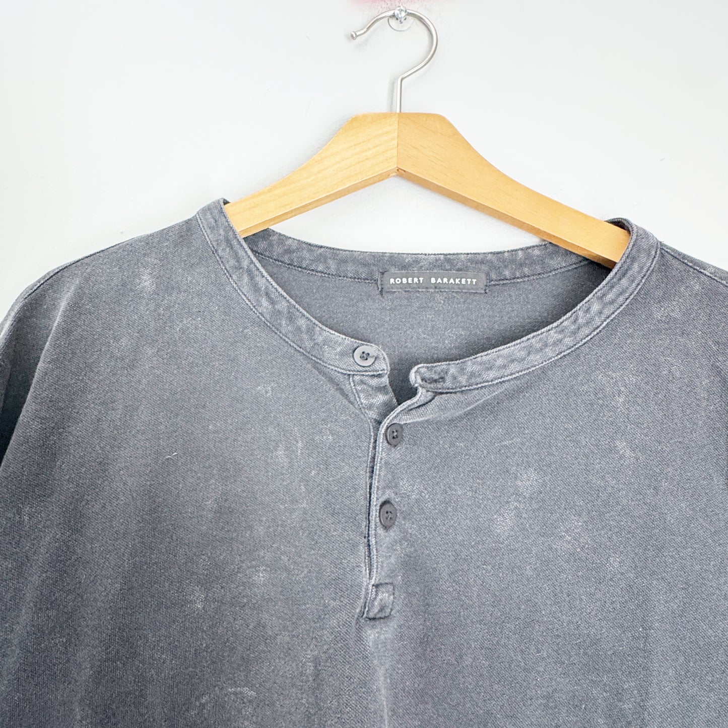 Seller 196 Robert Barakett tee Men’s L
