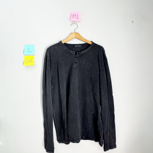 Seller 196 Robert Barakett tee Men’s L