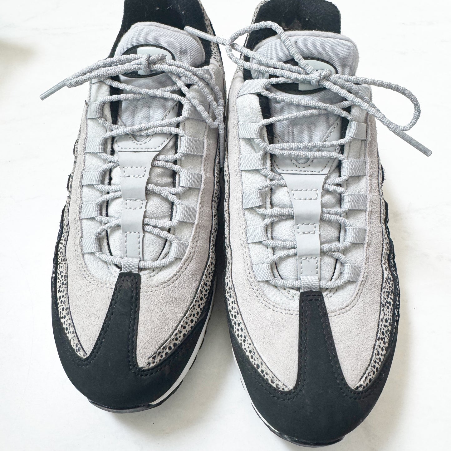 Seller 196 Nike Airmax sneakers 7.5
