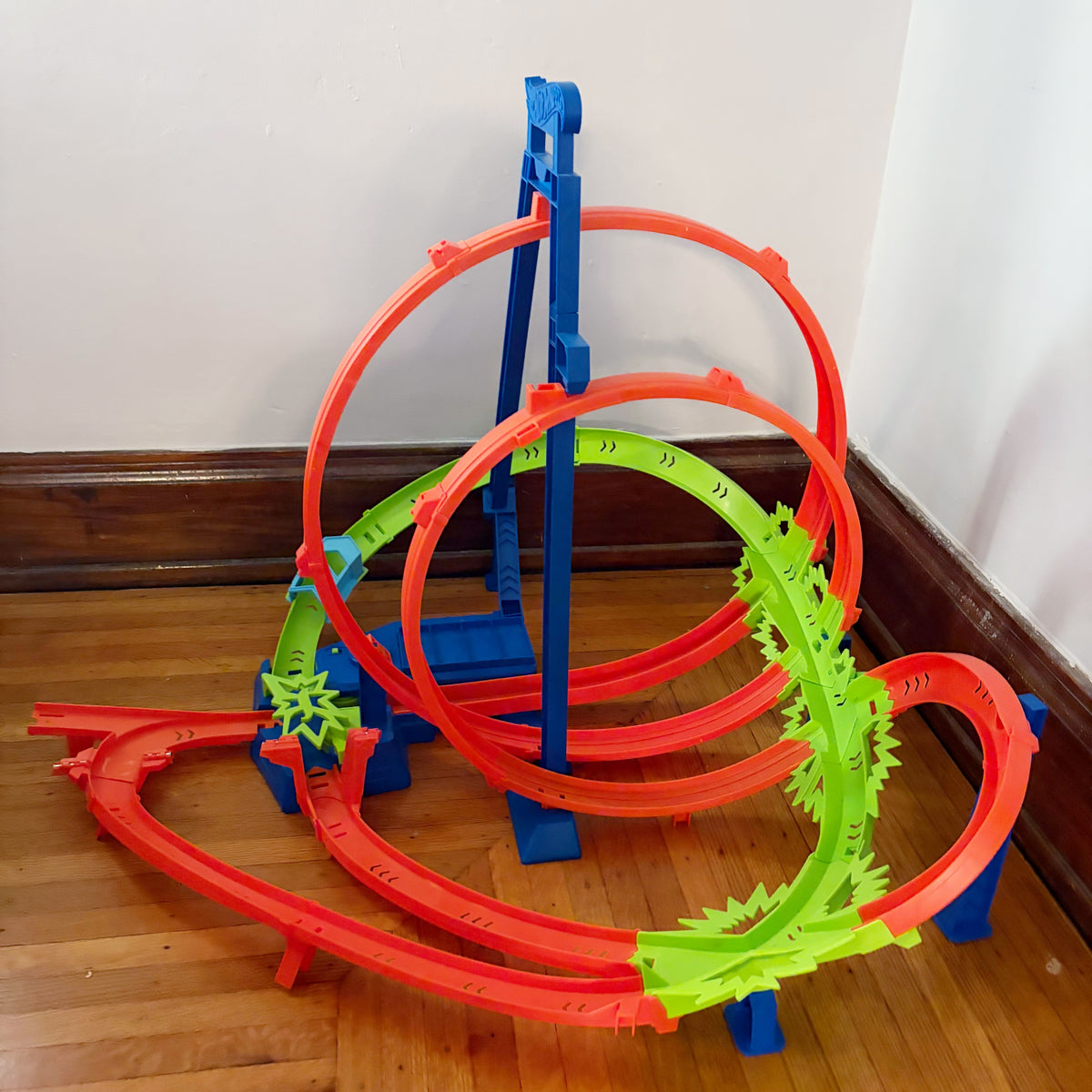 #78 Hot Wheels Race Track Epic Crash Dash Set with Motor - PPU