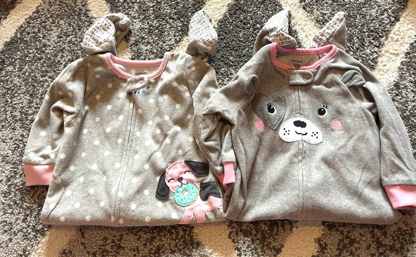 Seller 120, VGUC, 12M fleece PJs