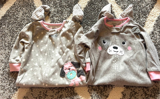 Seller 120, VGUC, 12M fleece PJs