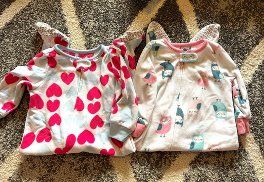 Seller 120, VGUC, 12M fleece PJs
