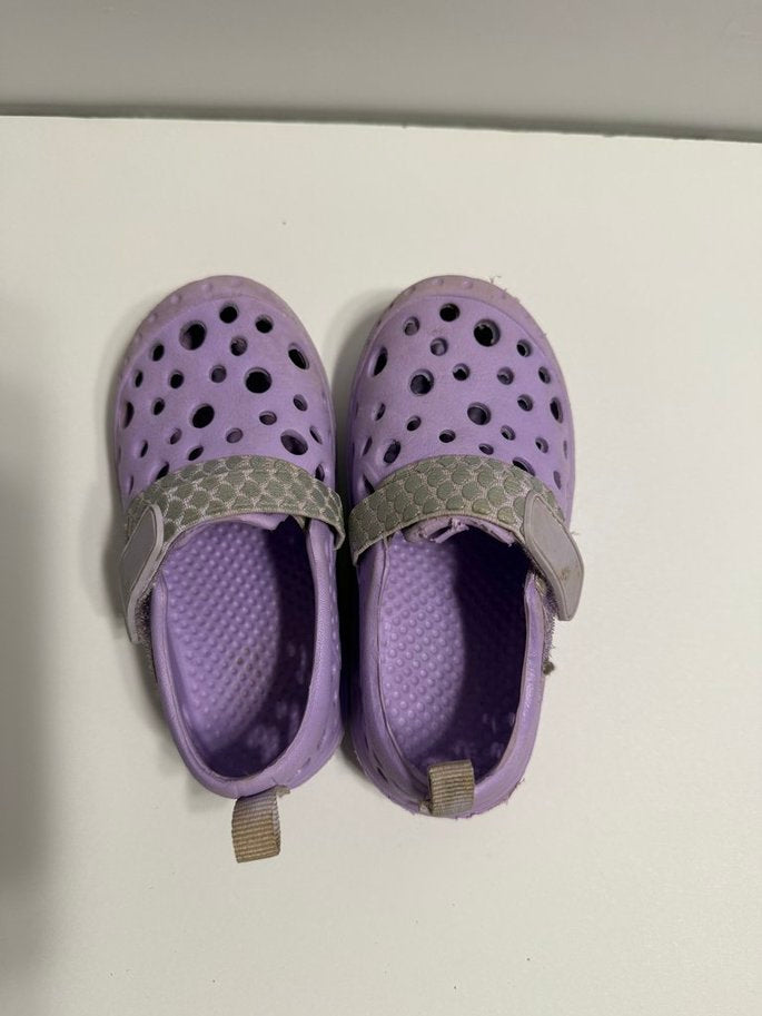 Seller 229 - Western Chief size 7/8 Water Shoes