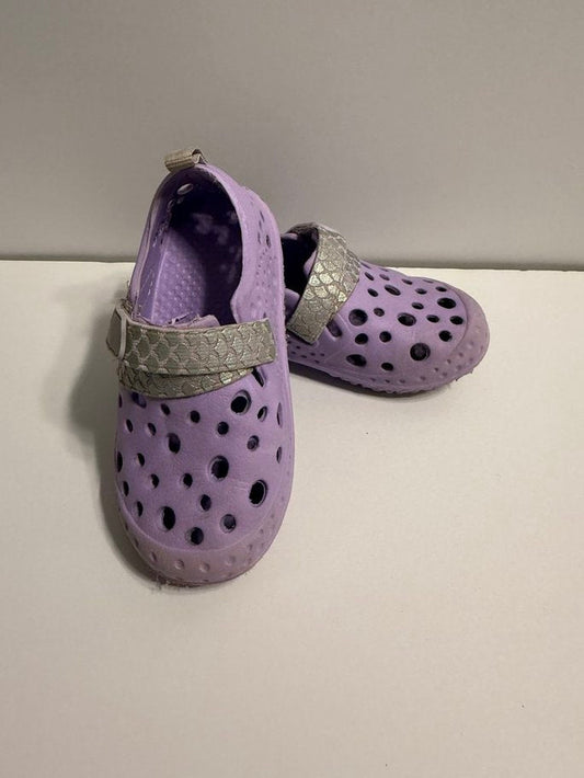 Seller 229 - Western Chief size 7/8 Water Shoes