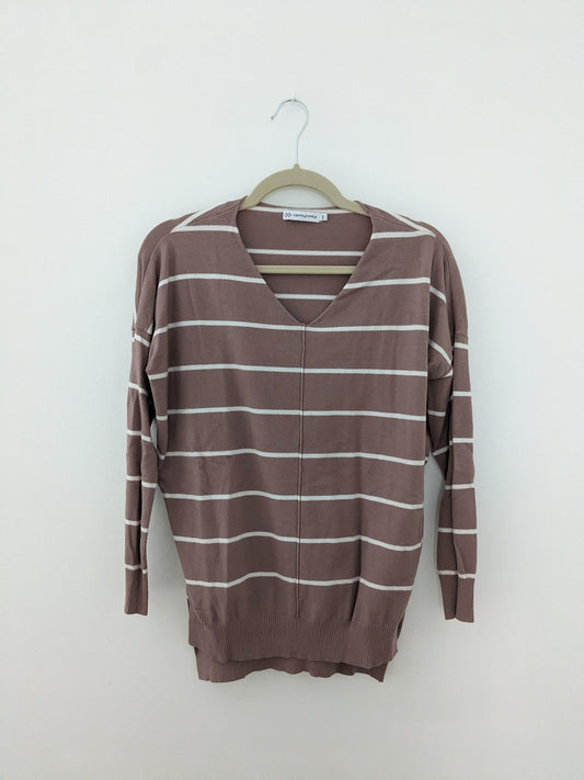 Cents of Style lavender striped v-neck sweater | Size S/M