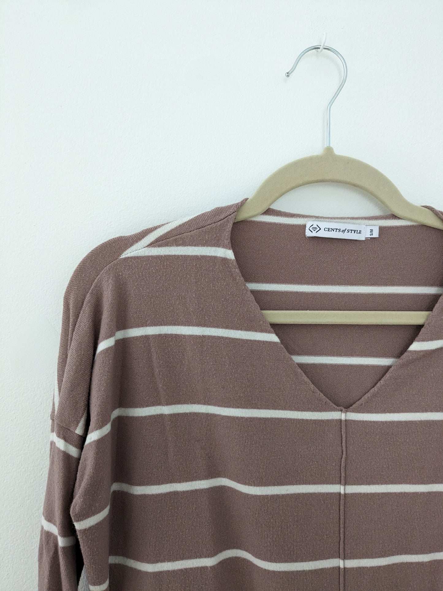 Cents of Style lavender striped v-neck sweater | Size S/M