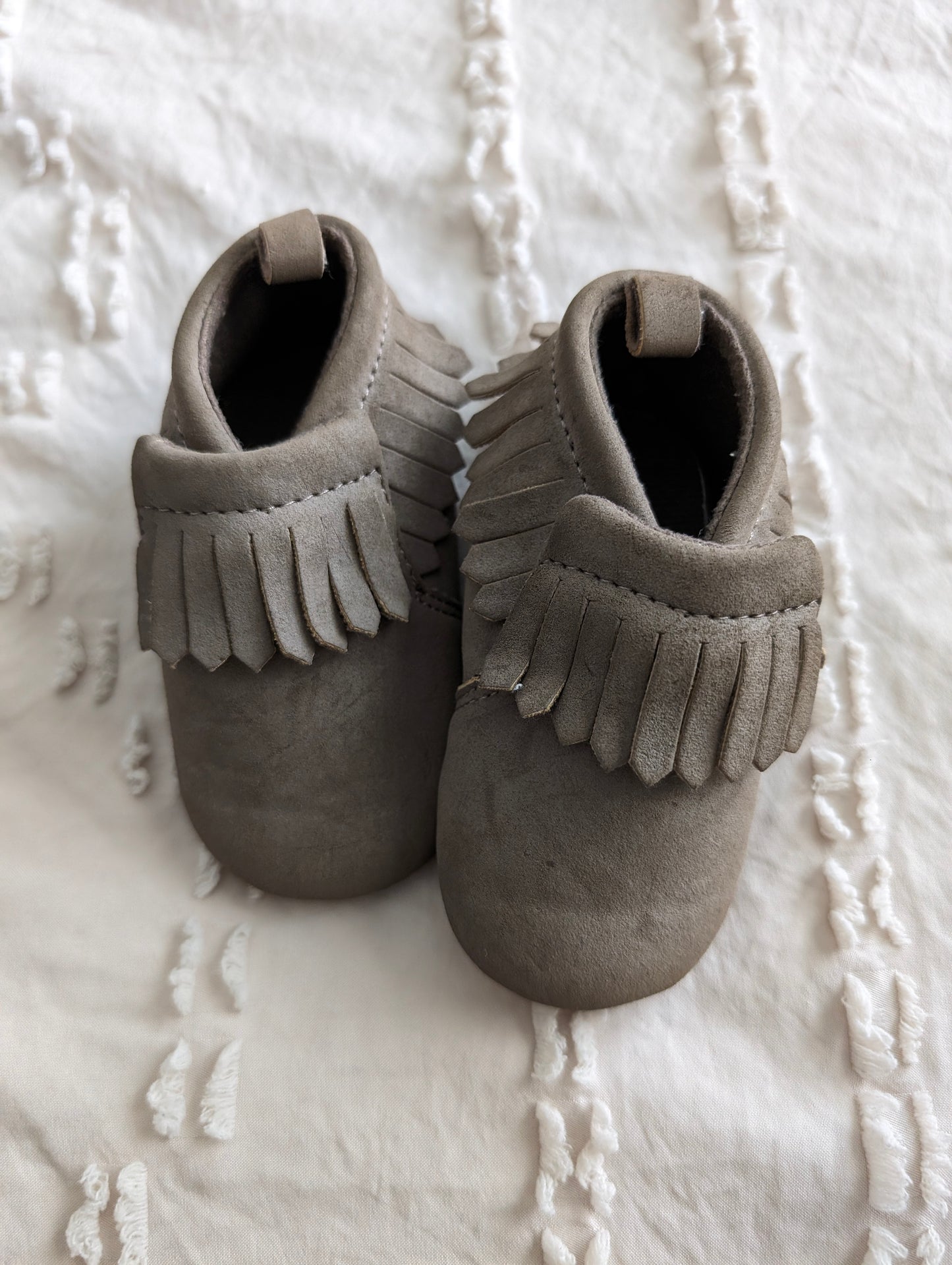 Taupe brown moccasins | 6-9 mo