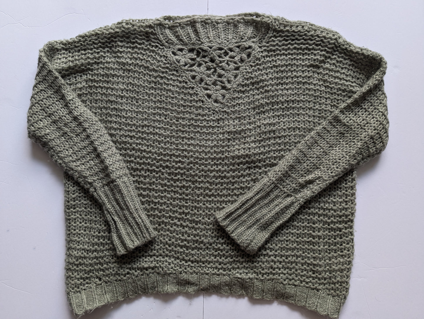 #17 Boutique women's knit olive green oversized sweater, size Med, EUC