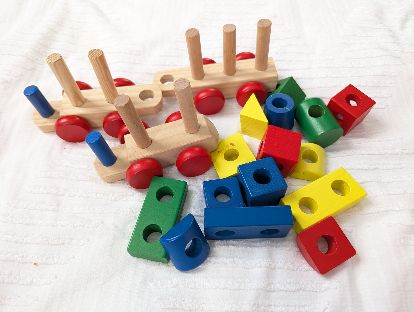 #164 - Melissa & Doug - Stacking Train (EUC)
