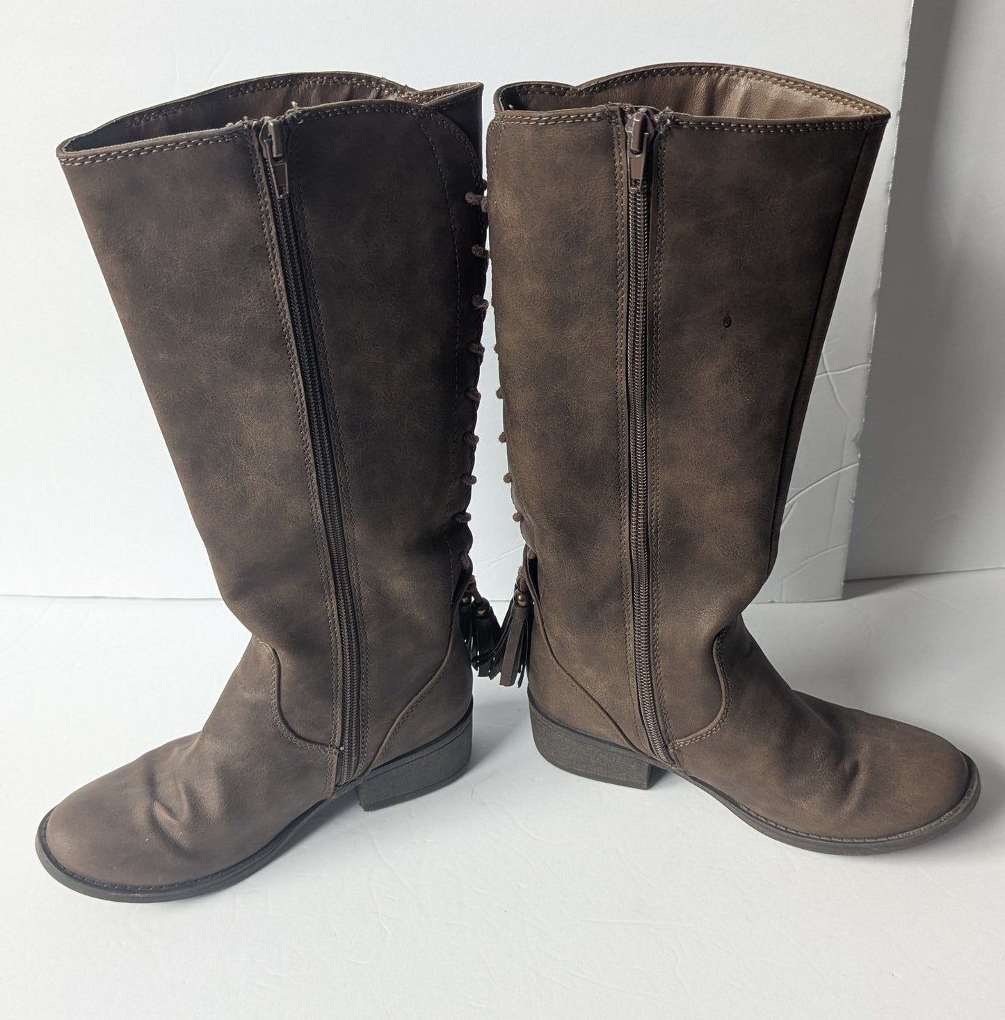 #17 Girls Steve Madden Brown Boot with side zipper, size 2, EUC