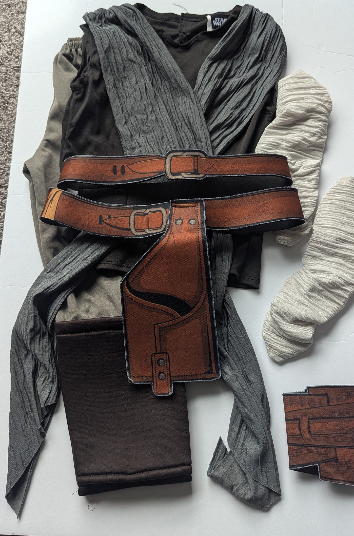 #17 Star Wars Rey Costume, Girls S, EUC