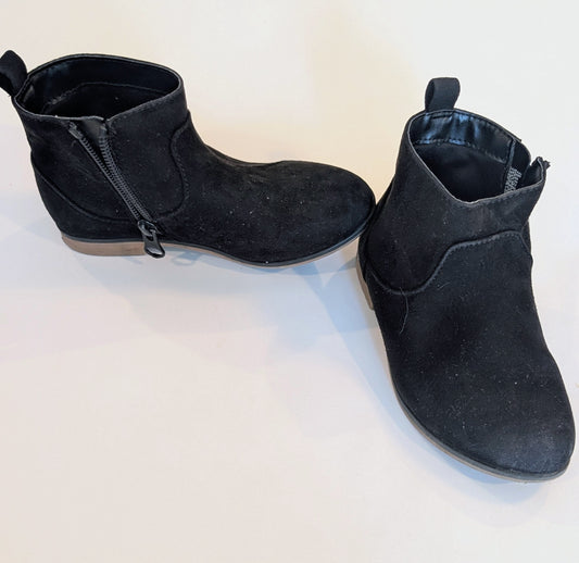 #125 Size 10K Black Suede-Type Dress Boots