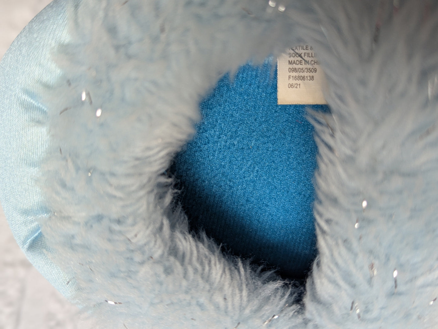 #164 - Disney - Girl's XL (11/12) Frozen Slippers (VGUC)