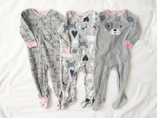 #164 - REDUCED Carter's - Girl's 18 Months Zipper Fleece Footie Sleeper (VGUC)