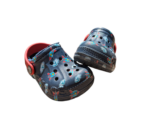 #52 REDUCED PRICE Crocs 6C Fleece-lined Rocket print Baya shoes