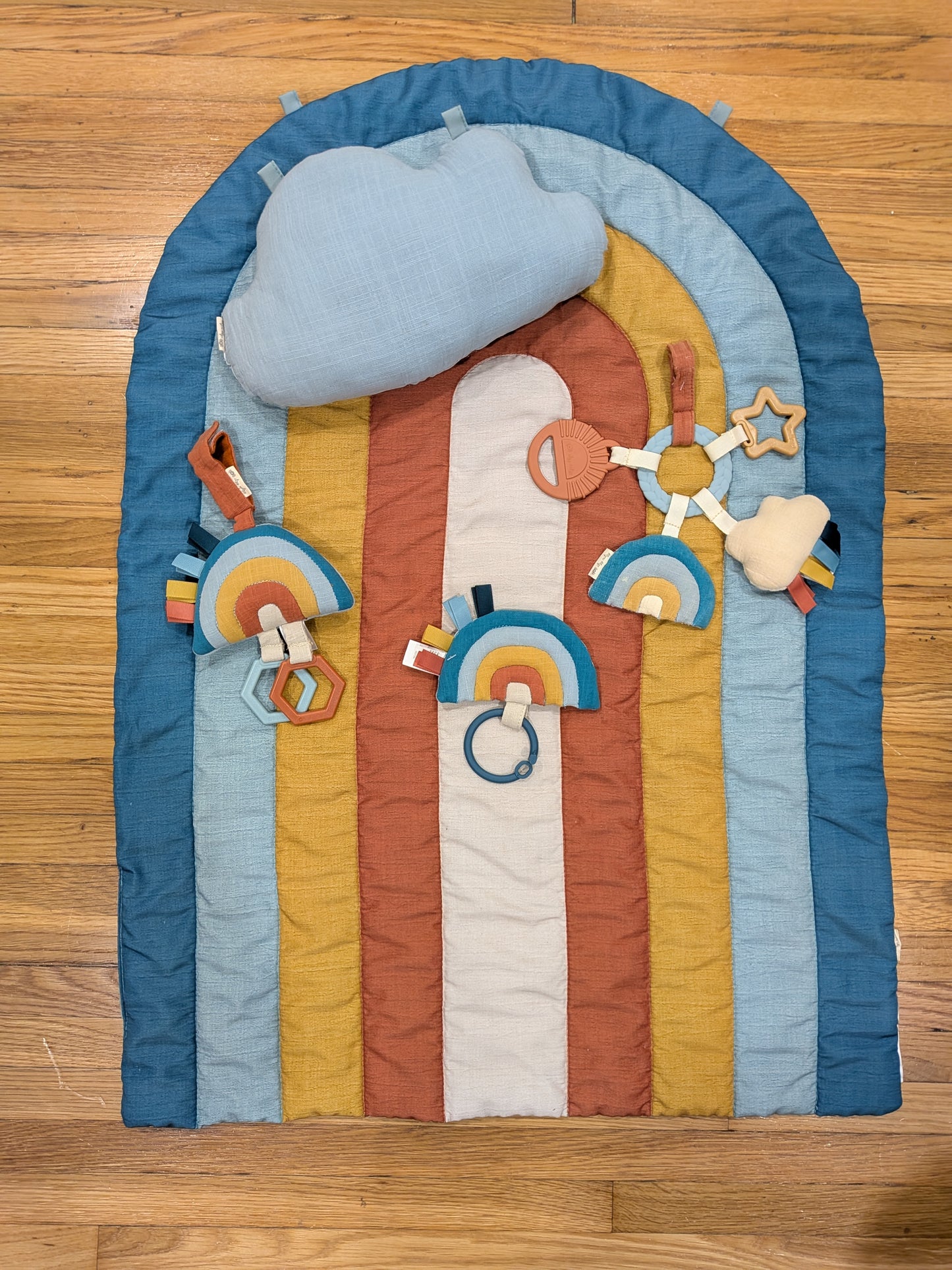 206 Itsy Ritsy tummy time mat with accessories