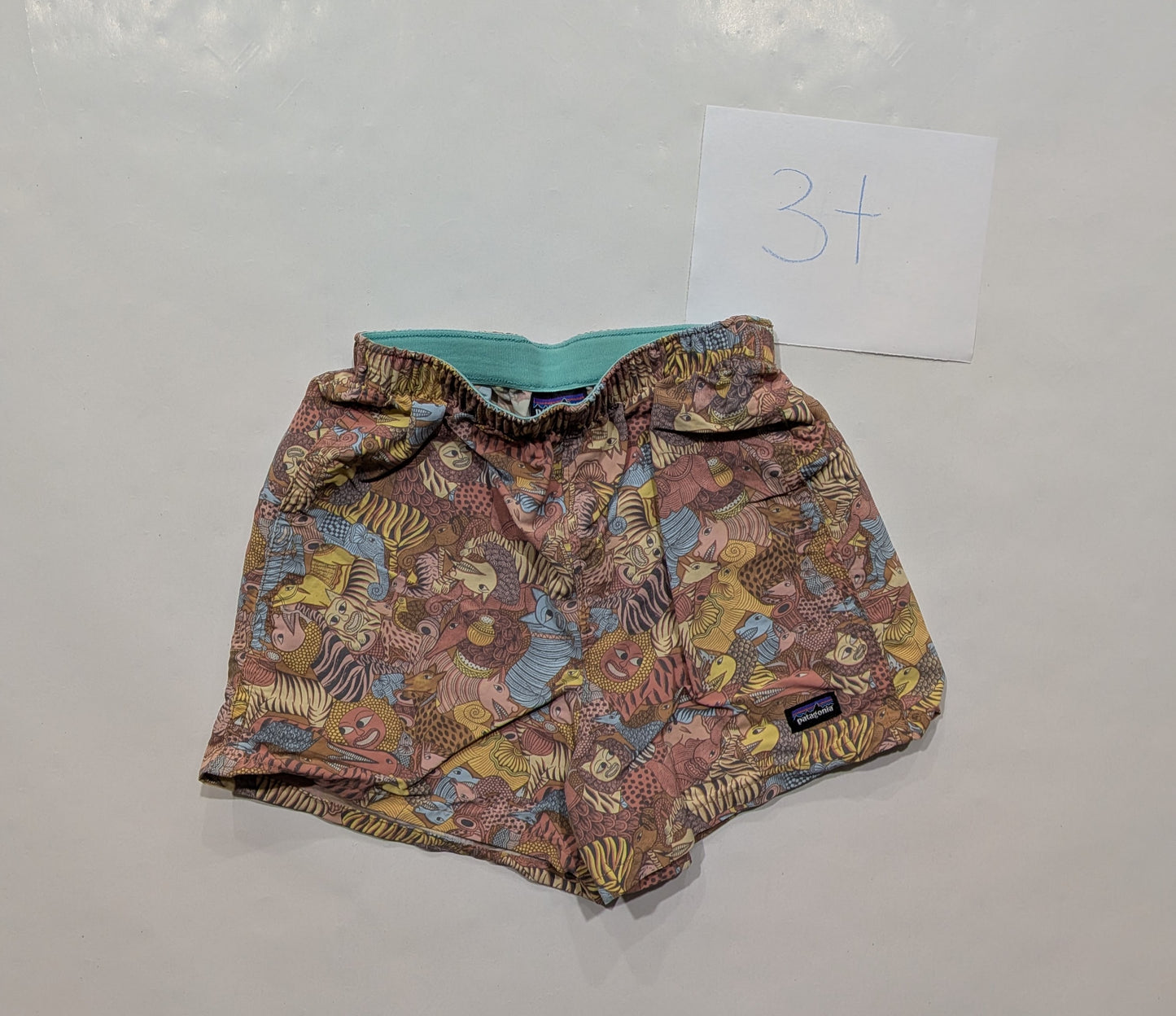 109 boys pategonia baggy shorts 3t