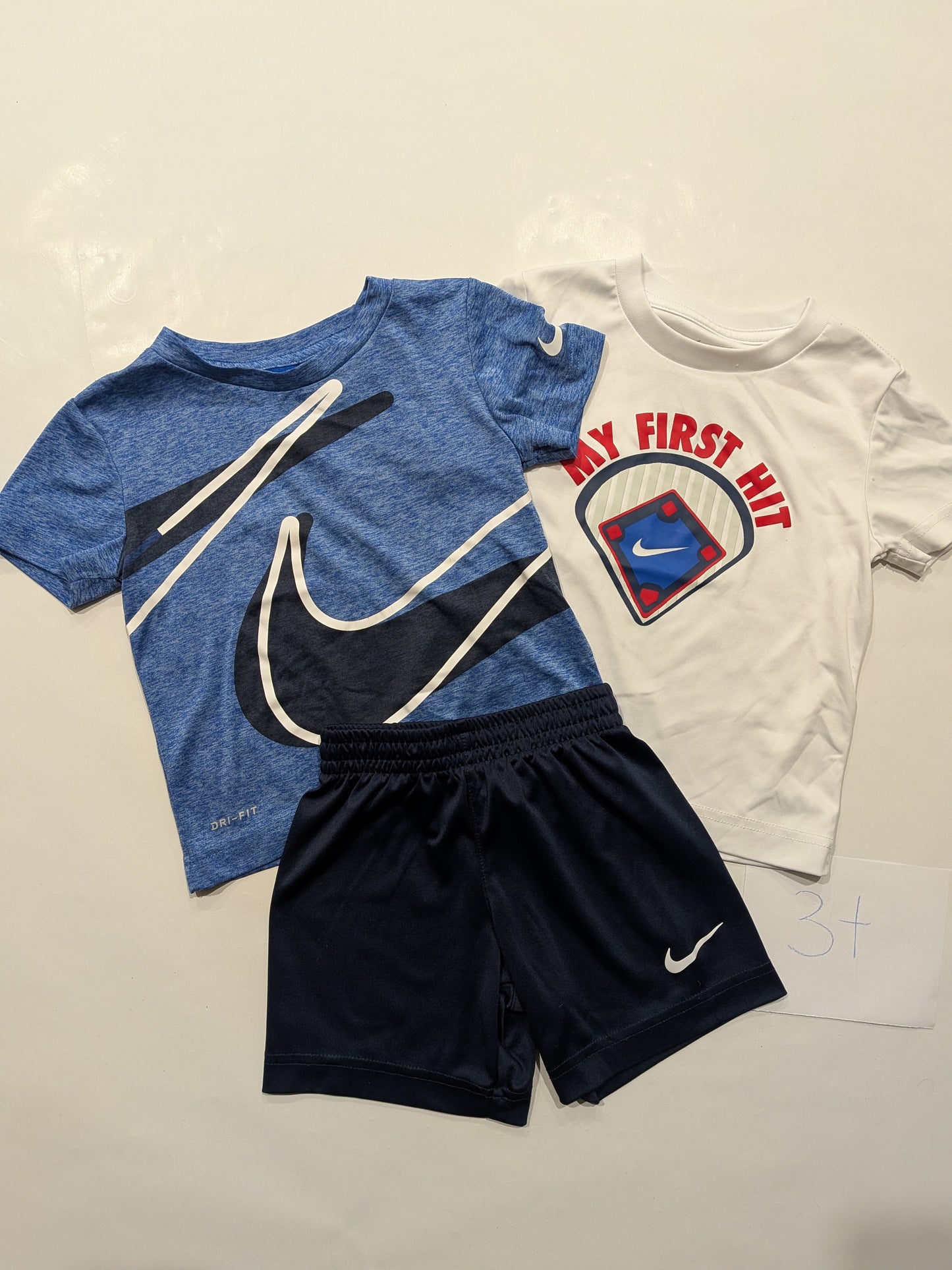 109 boys 3t Nike bundle