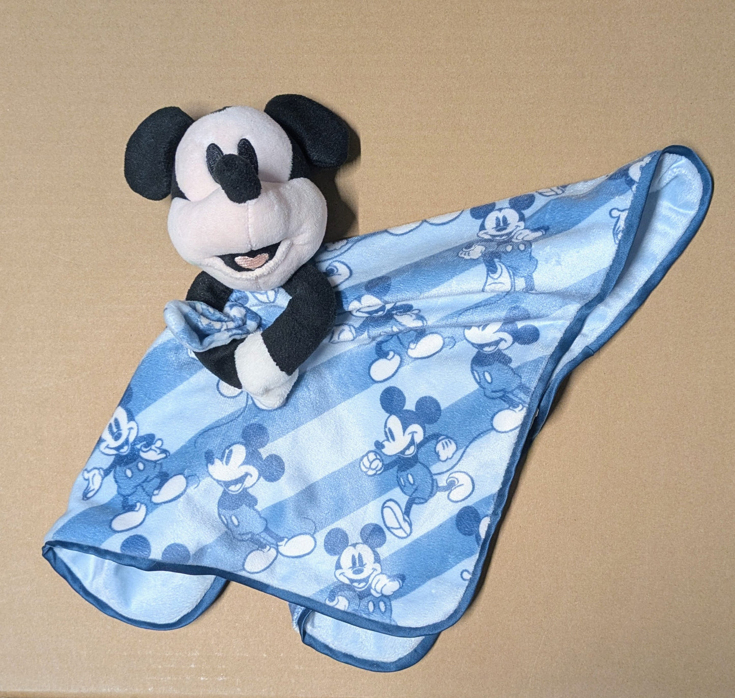 Seller #111, Mickey Mouse Lovey Blanket