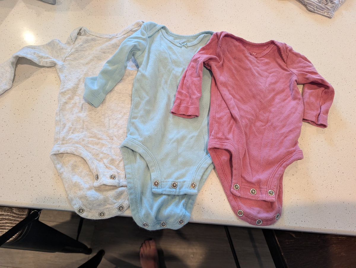 Seller 123 - 3 mo girl long sleeve body suit bundle