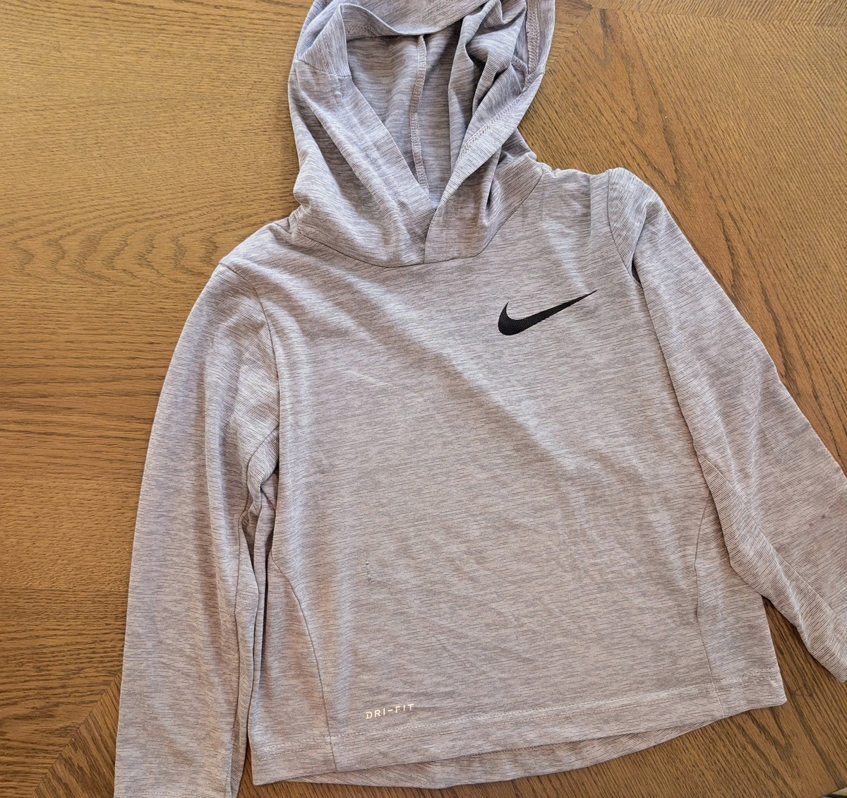 #67 Boys Size 7 Nike Hooded Long-Sleeve Shirts